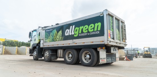 Delivery truck for scoria