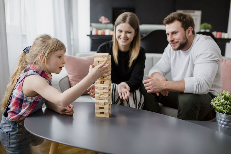 family playing janga