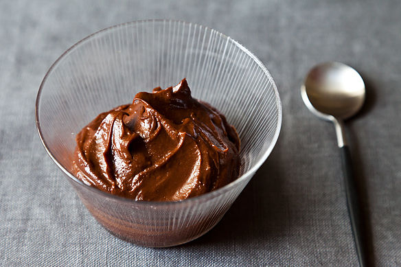 chocolate-avocado-mousse