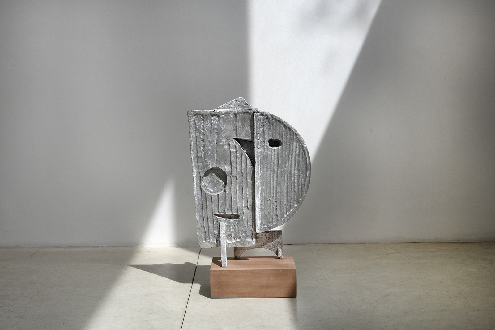 Ohad Meromi, Face (Decorative Machine) 