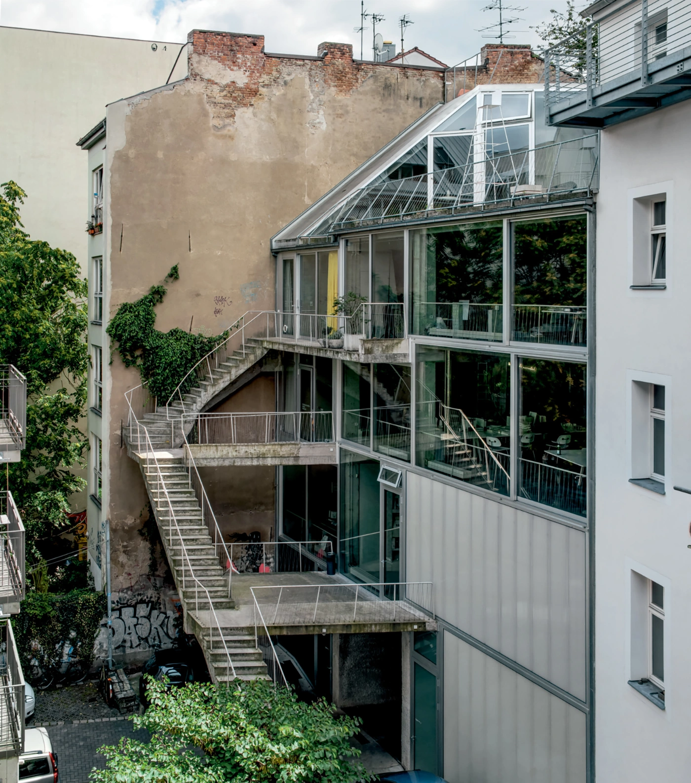 Emde Brunnenstrasse 9 by Brandlhuber & Emde & Burlon