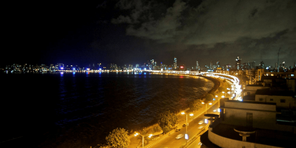 Places to Visit around Mumbai- The marine drive