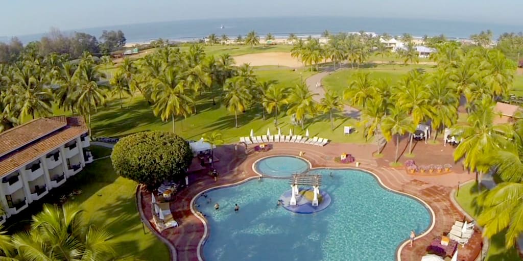 stay at holiday inn goa