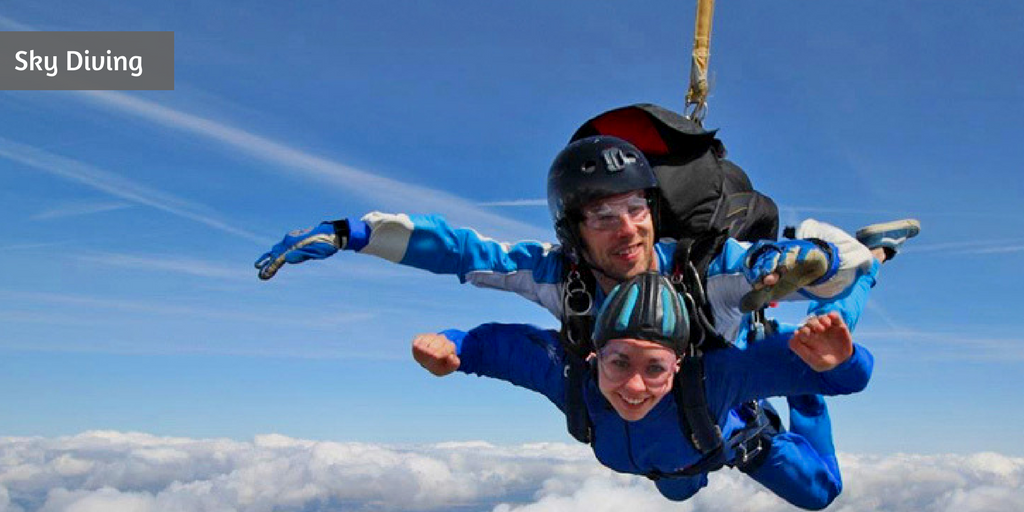 10 romantic things to do on Valentine's Day in Delhi skydiving