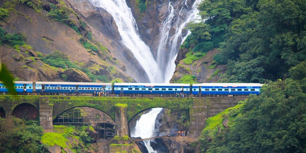 trekking in Goa - Doodhsagar falls