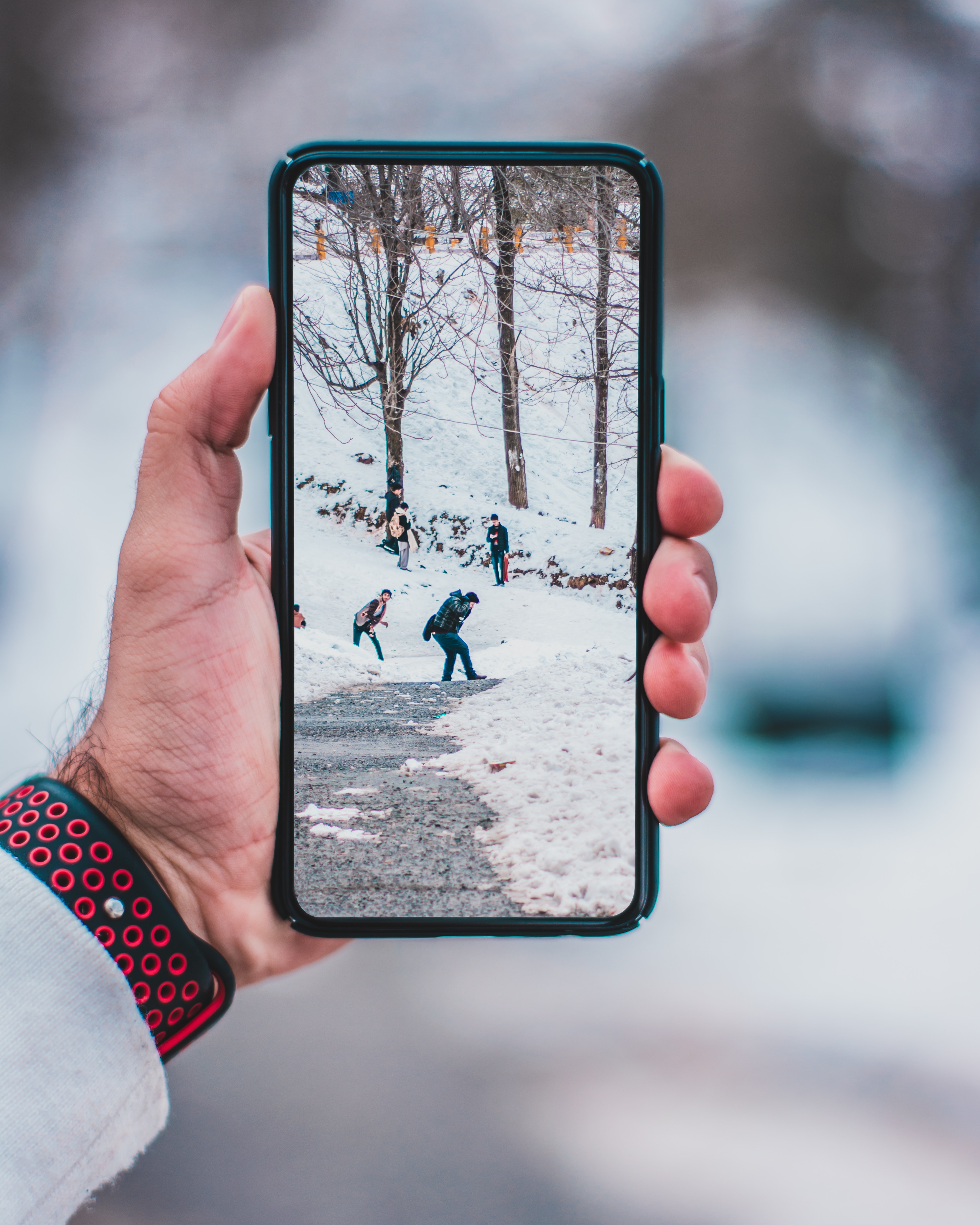 How to Protect Your Phone in the Cold Weather | Tech it