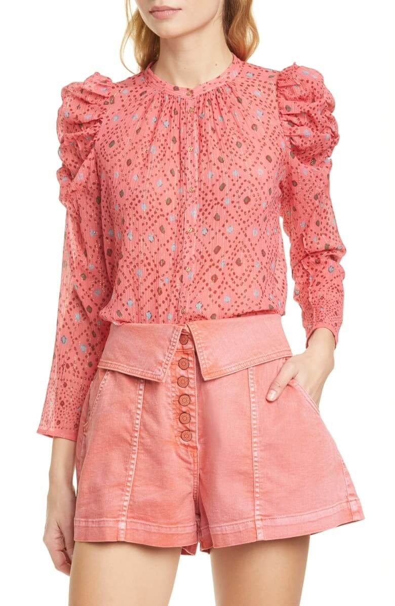 Pink shirt with puffy seves