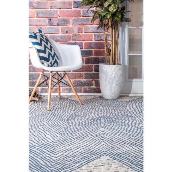 Blue Wavy Chevron Indoor/Outdoor Area Rug