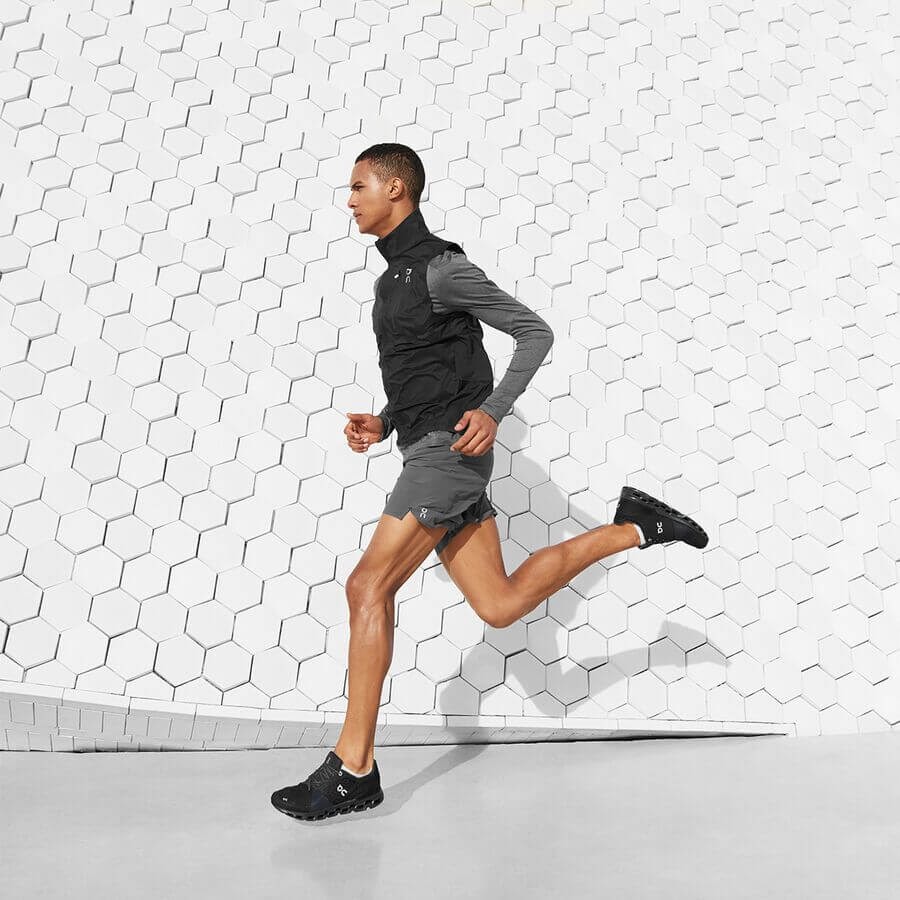 ON Running Cloudstratus Running Shoe