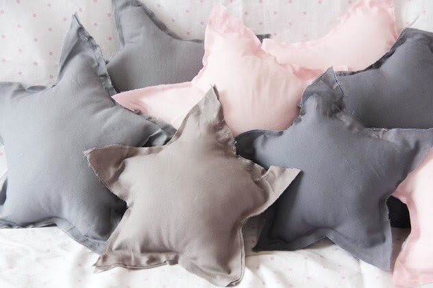 No-Sew Pillows shaped like stars