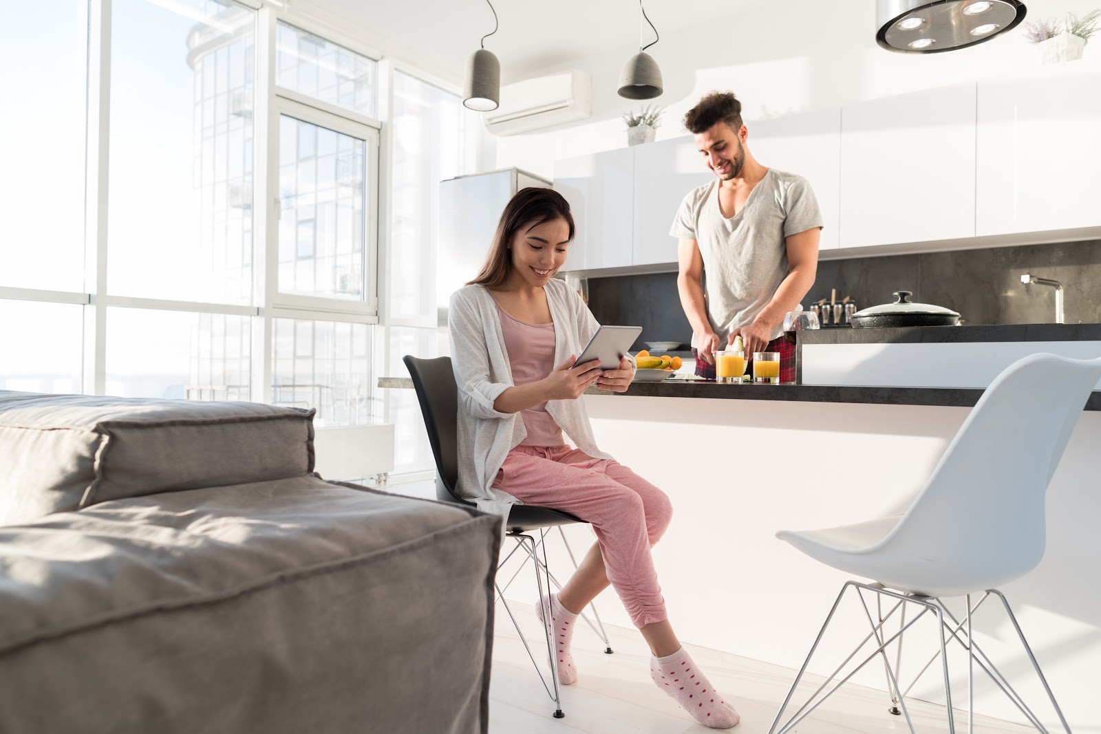 Man and woman in the kitchen