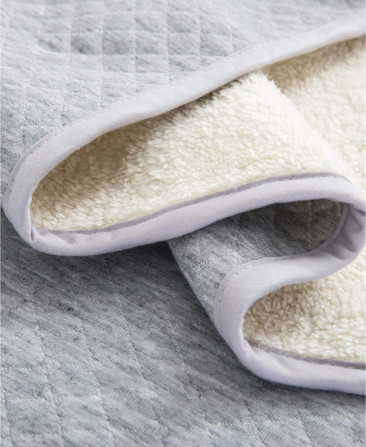 Diamond Knit and Sherpa Reversible Cozy Blanket