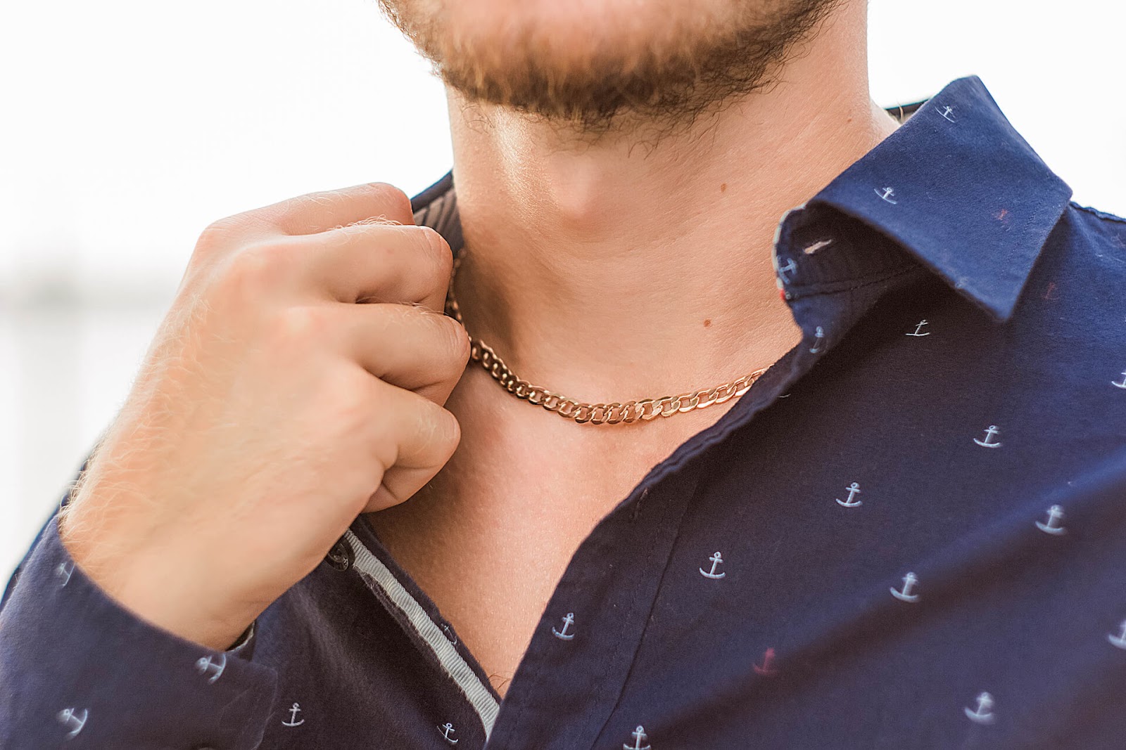 Man wearing a chain necklace