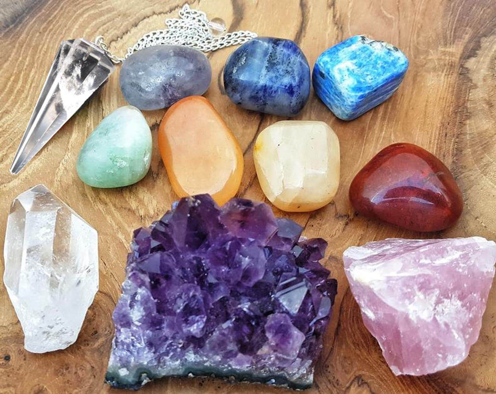 11 piece healing crystals and chakra stones