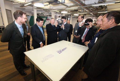 Minister Dzung and the delegations