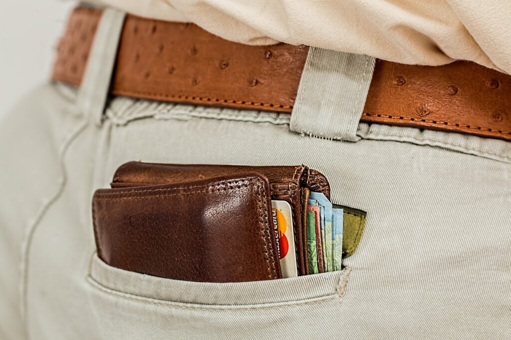Online podnikání ze startu často financujete z vlastní kapsy.
