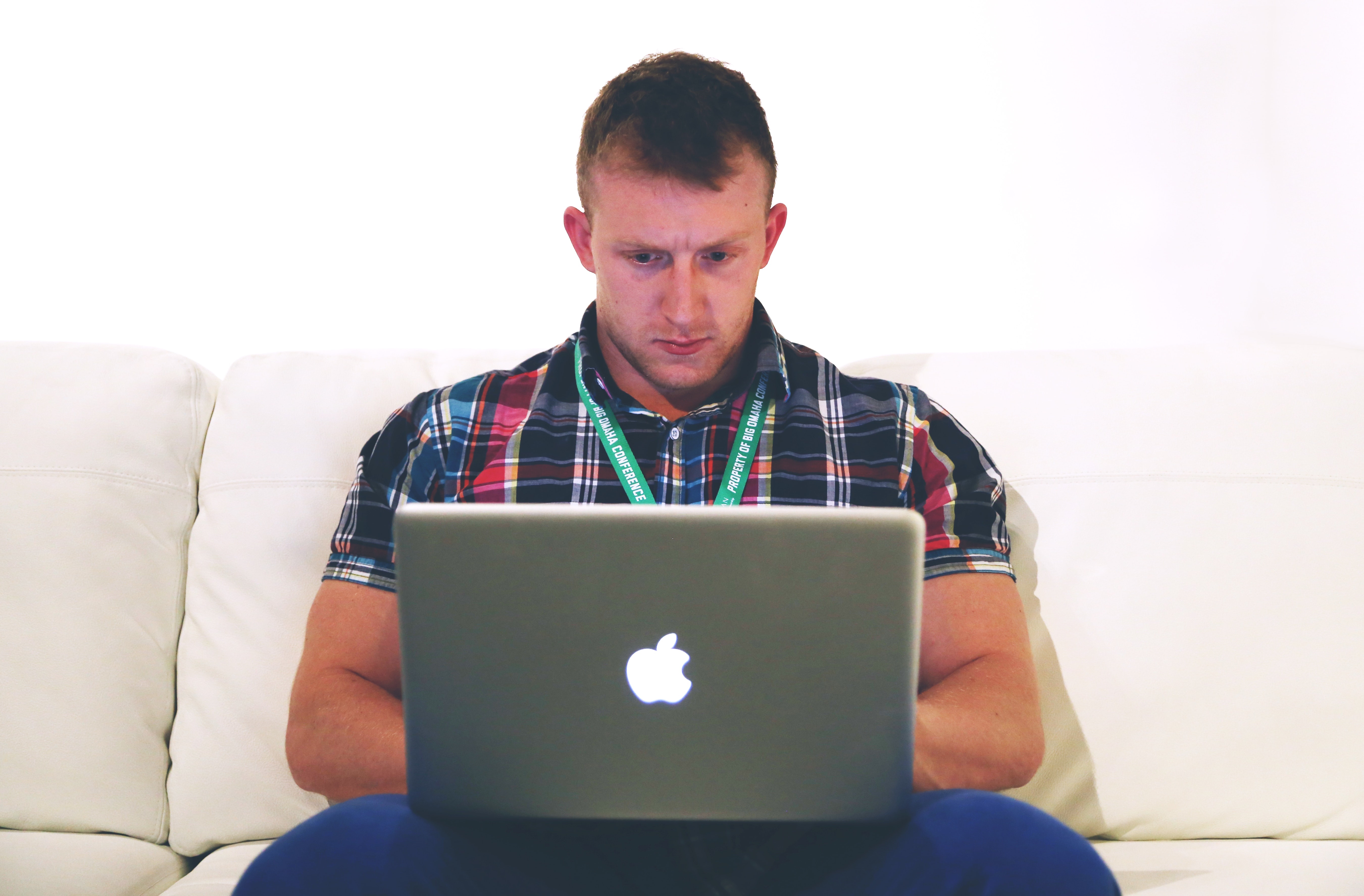 5dfd460f66a96b8642f91ab6_couch-conference-concentration-startup-7111%20copy.jpg