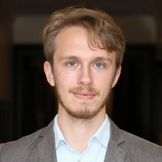 Rodrigo Pontes = Front-End Developer At tonebase