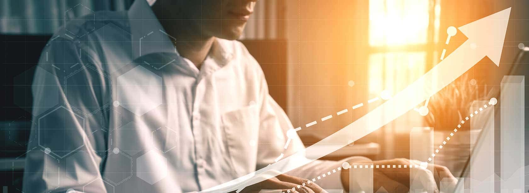 Insurance agent using software to streamline work and increase efficiency.