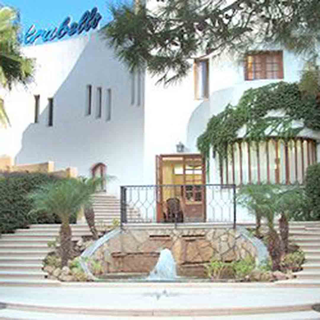 Hotel Akrabello