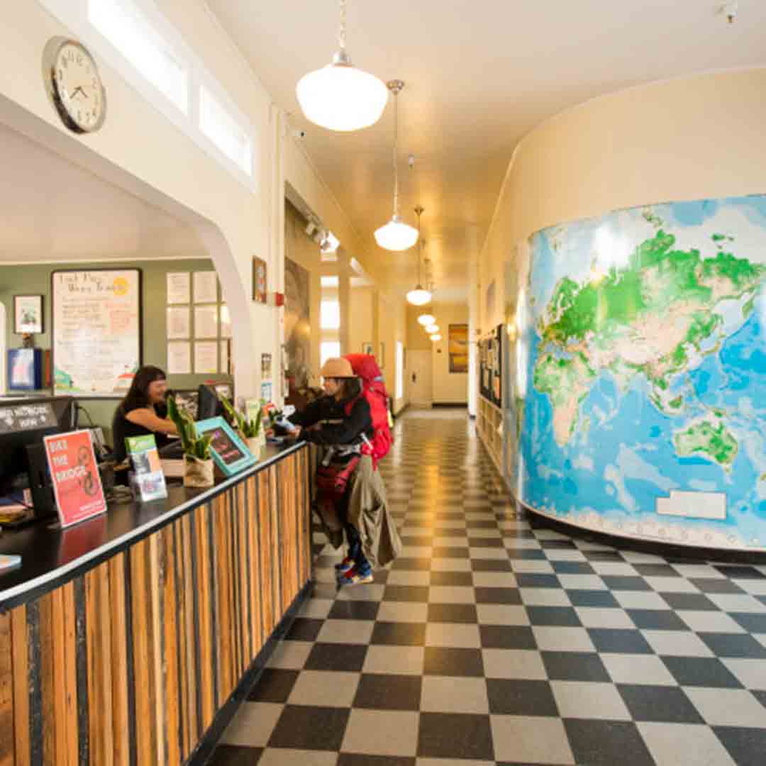 Hostelling International Fishermans Wharf Lobby