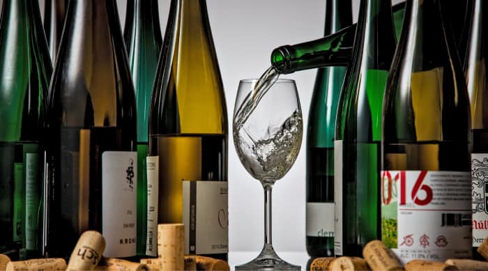 What are Dry White Wines?