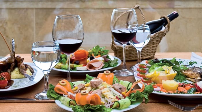 What kind of food goes with red wine?
