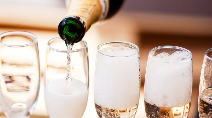 How does Asti Spumante taste?