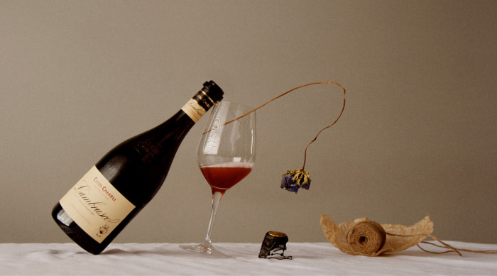How does Lambrusco wine taste?