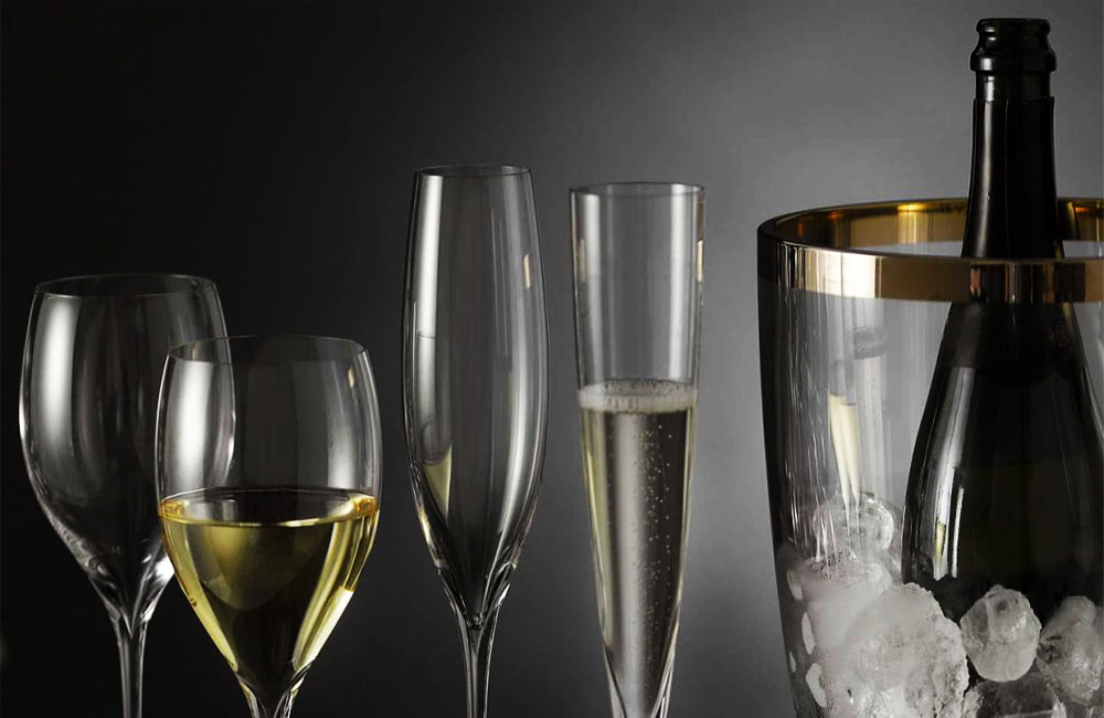 Best Champagne Glasses (Styles, Best Wines 2021)