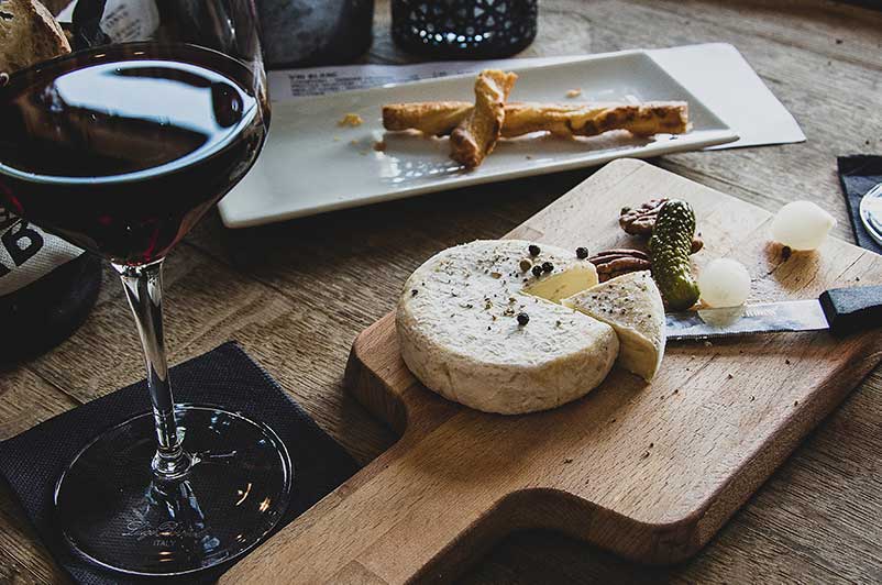 How To Serve And Store Gamay Wine