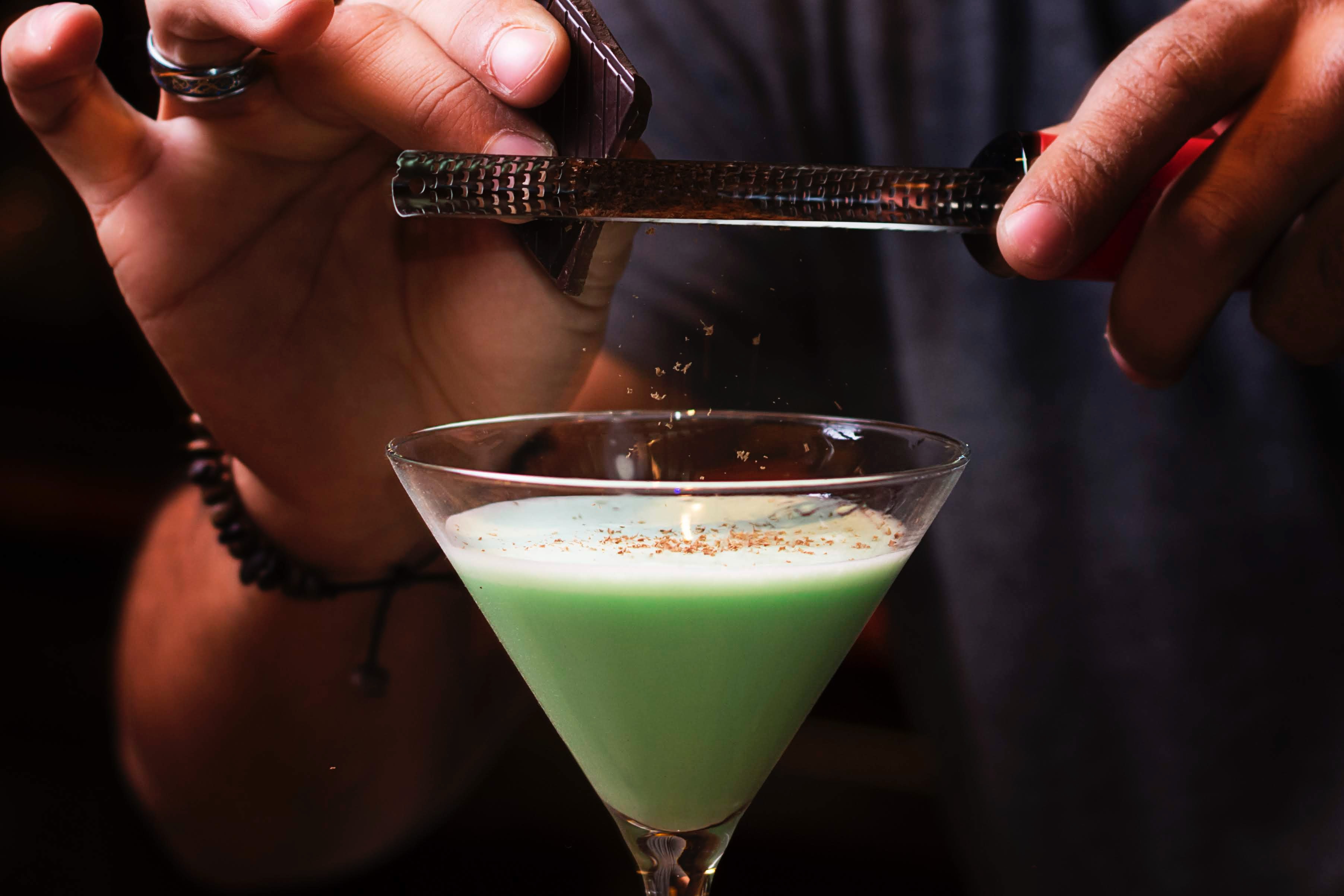 How to a Mixologist 12 Tips and Tricks for Mixologists