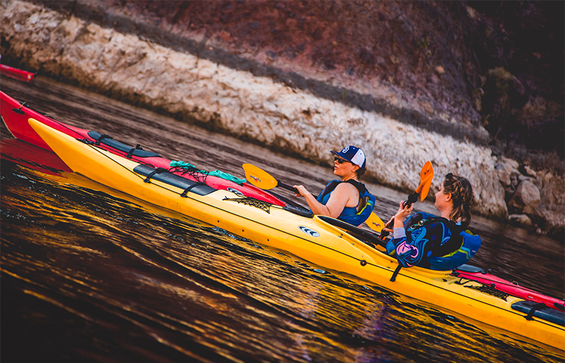 two women kayak las vegas