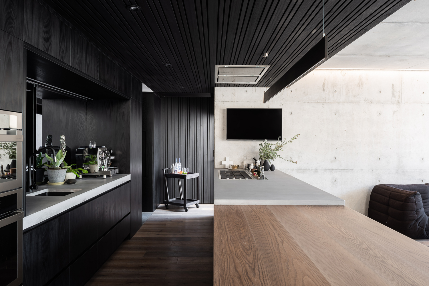 Schweigen rangehood featured in Marcus Browne Architecture