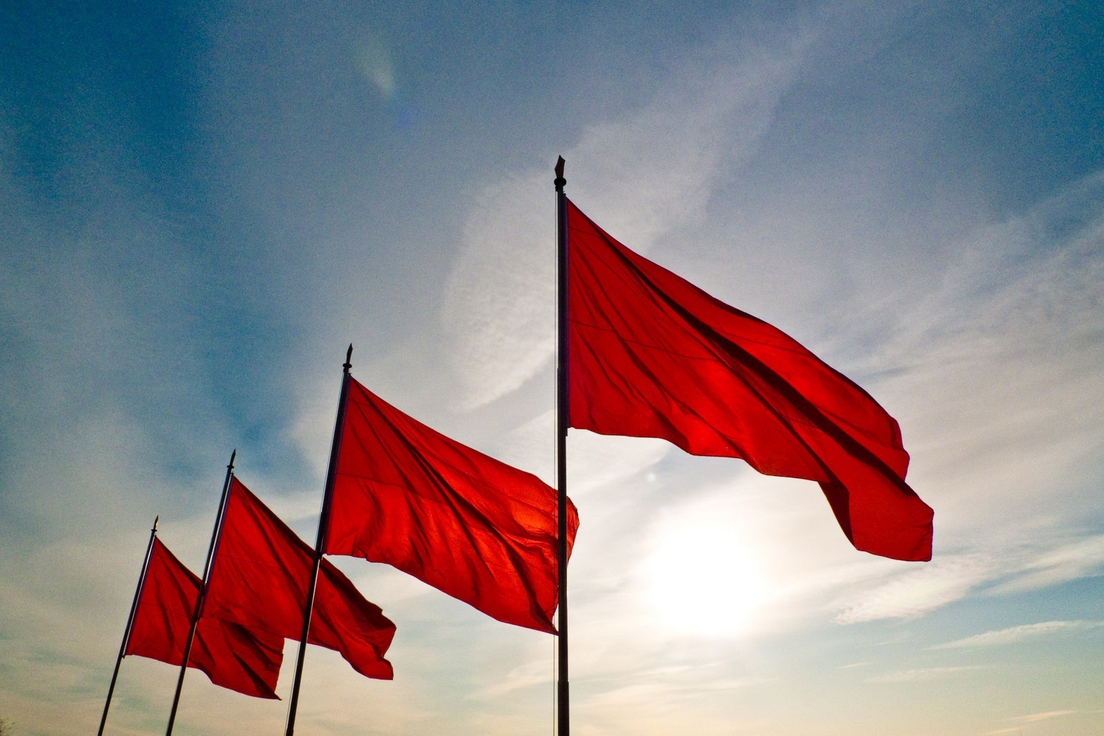 4 Red Flags to Avoid When Choosing a Cleaning Company For Your Office