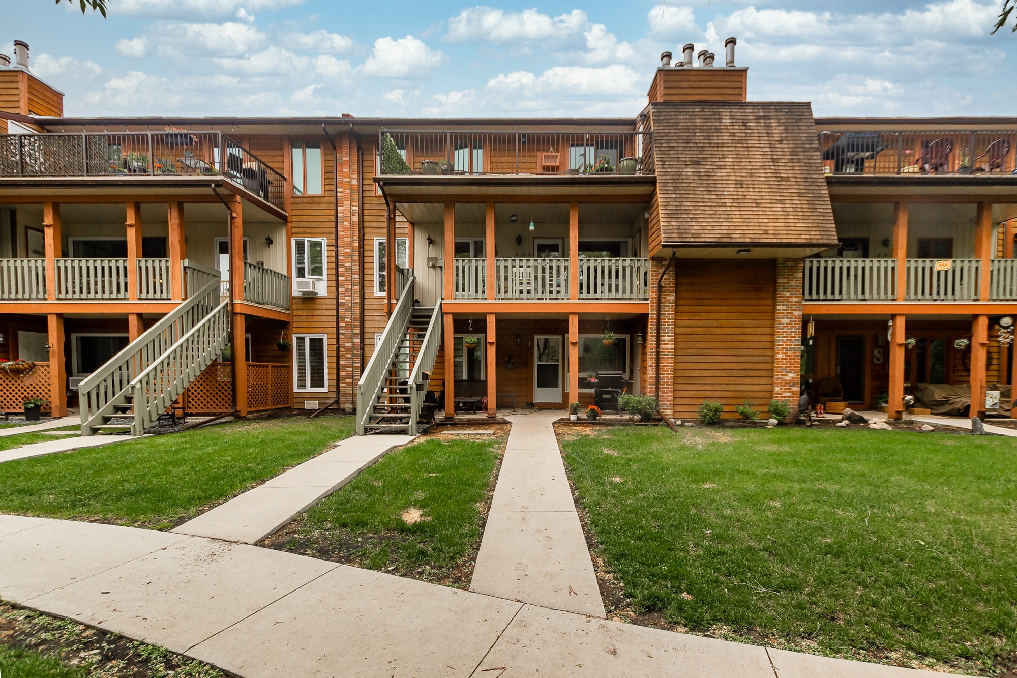 2061766 Henderson Hwy, North Kildonan Bobby Wall Homes & Estates