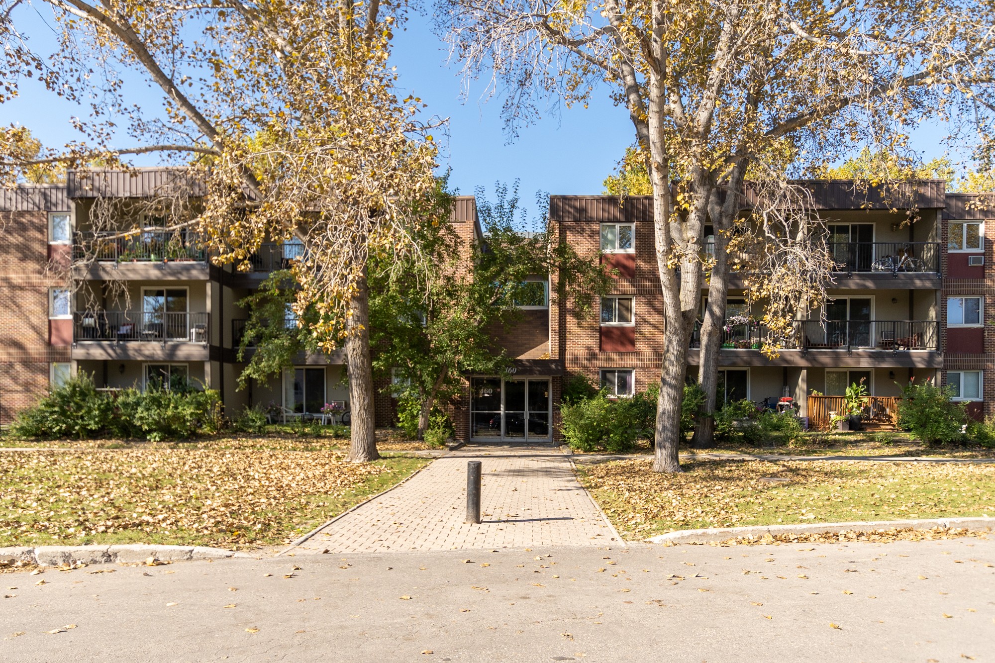 301460 Kenaston Boulevard, River Heights Bobby Wall Homes & Estates