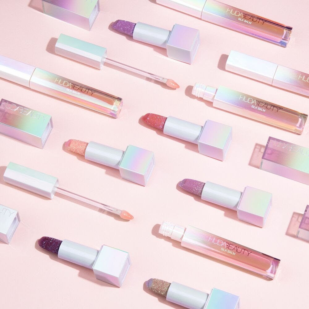 Makeup Monday:5 Must-Have Items HUDA Beauty
