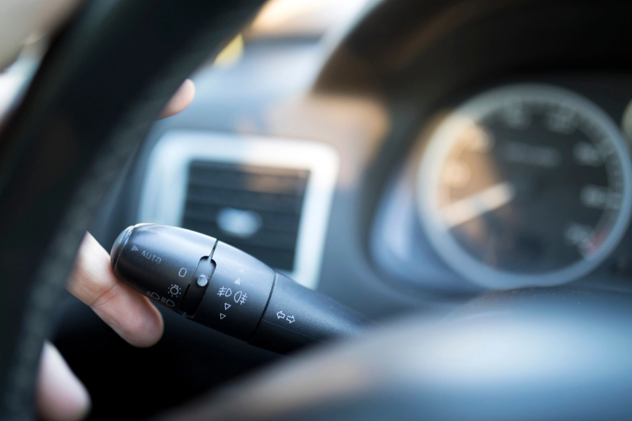 Utilisation des clignotants selon le Code de la route