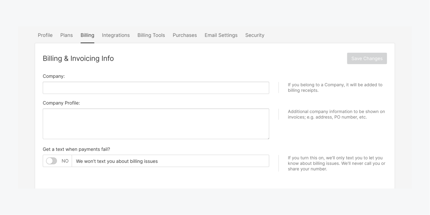 账单和发票信息部分包括公司和公司简介的文本输入字段。有一个开关按钮，打开/关闭“获得文本时，支付失败?”和一个保存更改按钮。