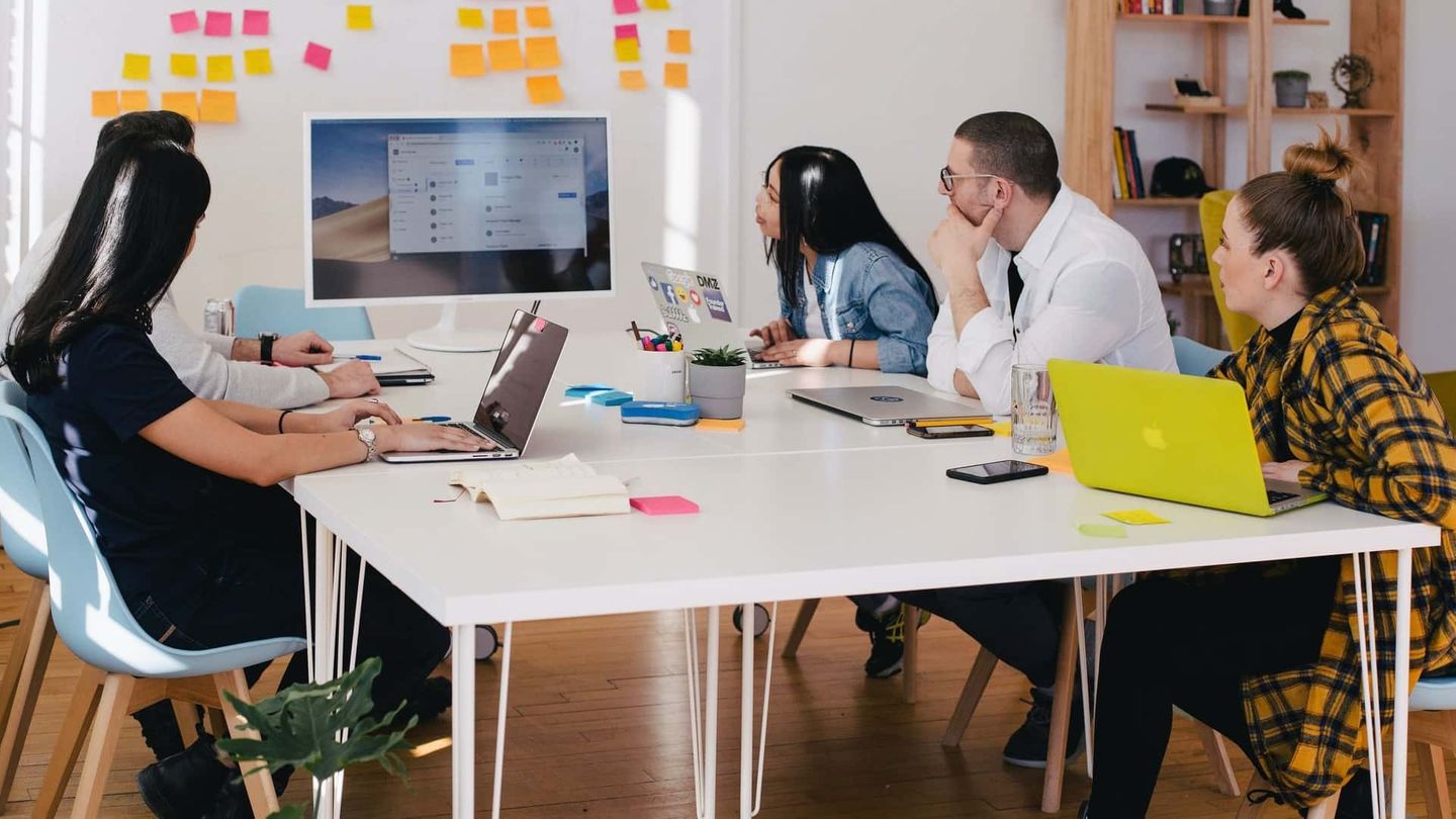 individuals-sitting-at-a-meeting