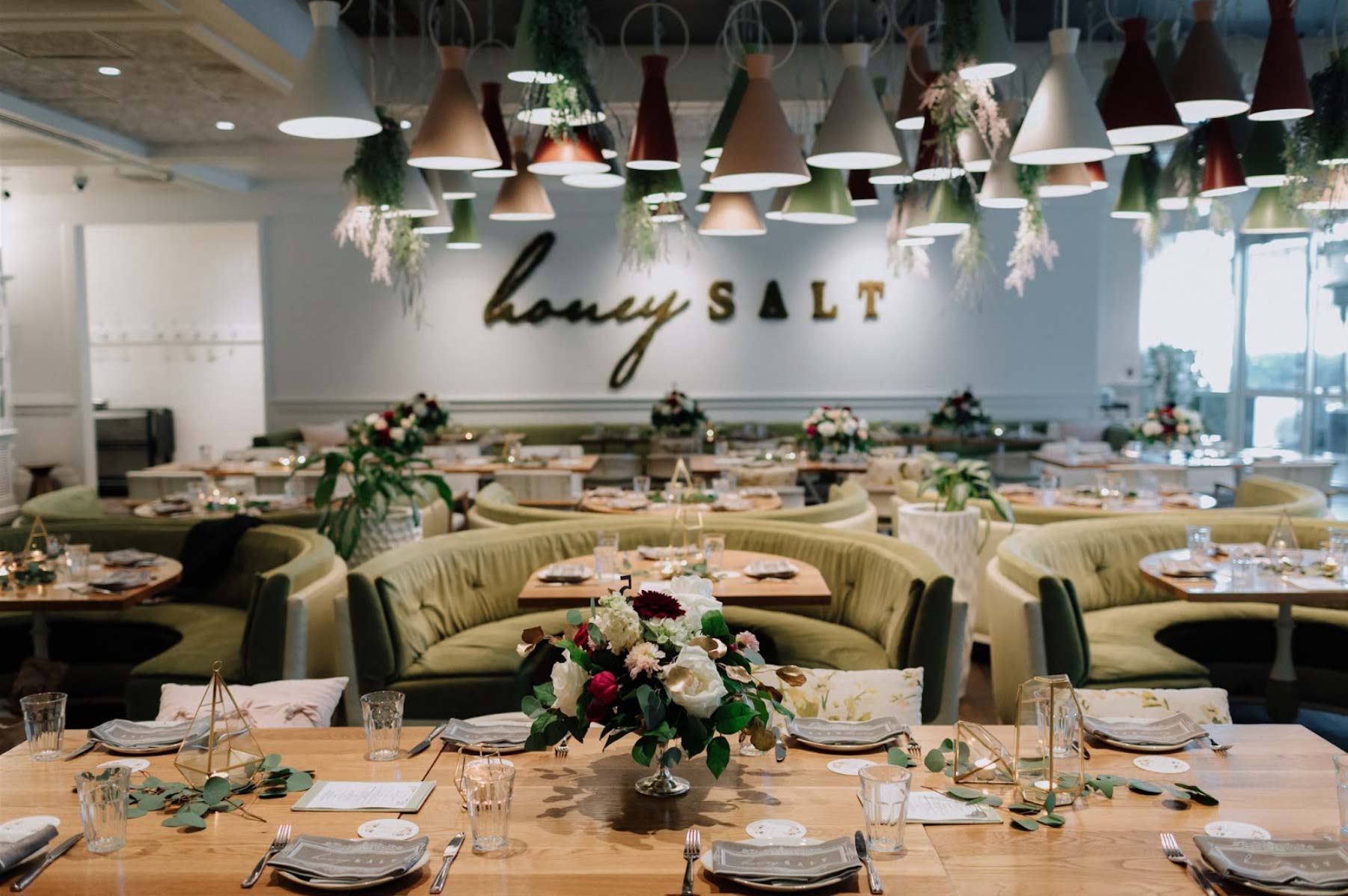 What is the Difference Between a Vancouver Wedding Decorator and a