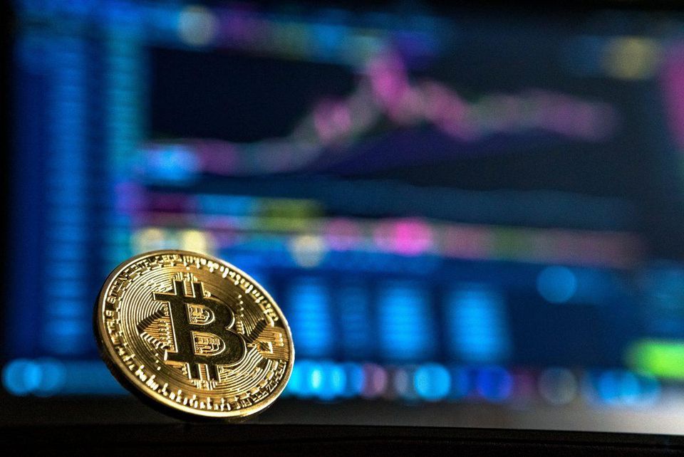 e-mail comerciant bitcoin la ce se tranzacționează bitcoins în eft
