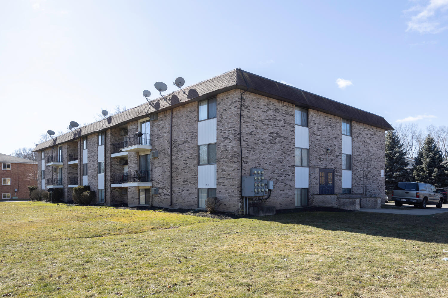 Robert Drive Apartments Properties with Birgo in the Greater