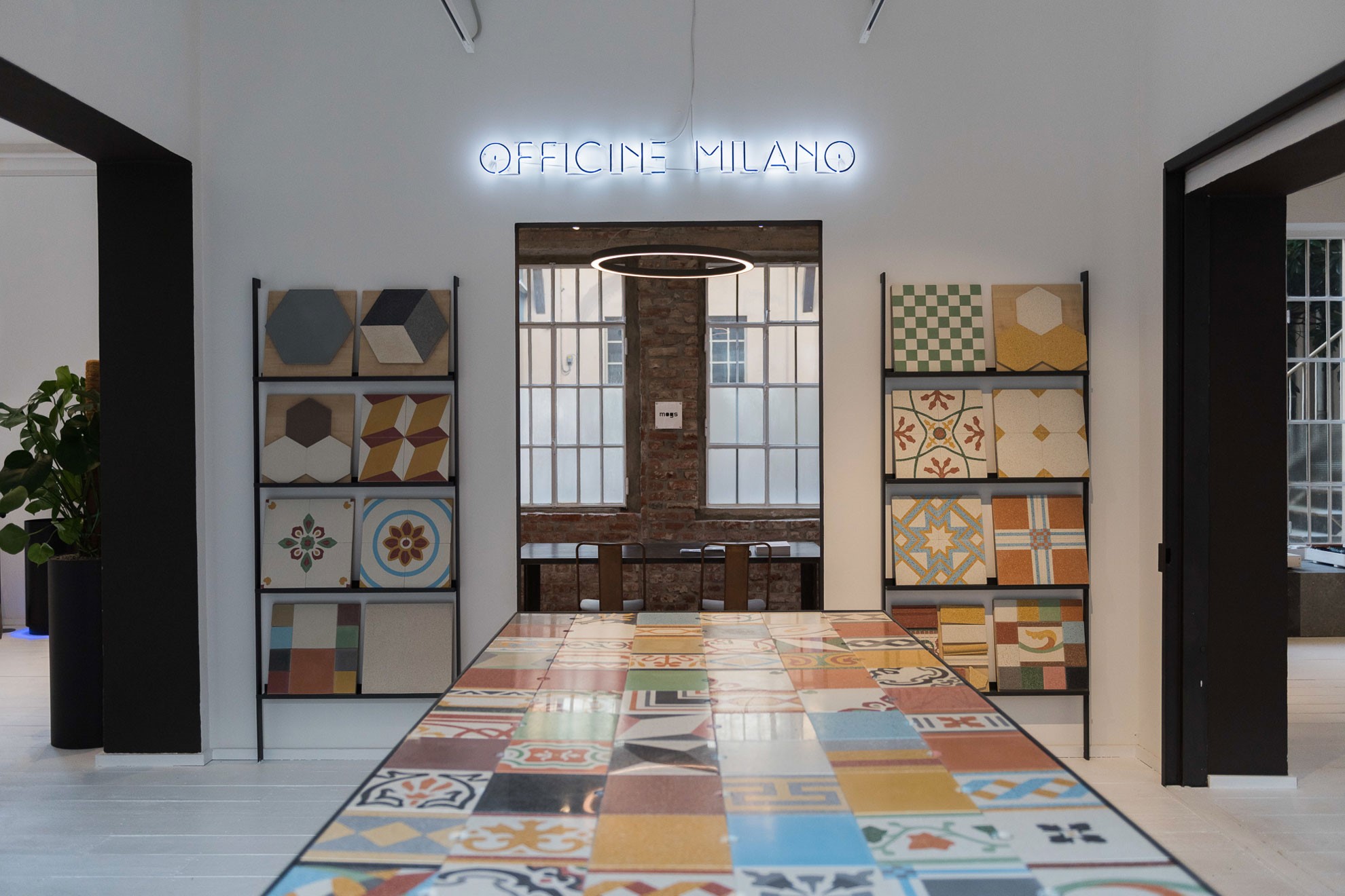OFFICINE MILANO BOUTIQUE SHOWROOM