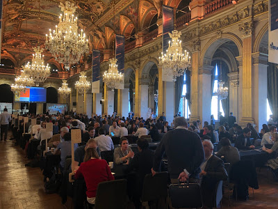 La salle prestigieuse de l'hôtel de ville de Paris accueil ce grand événement startup