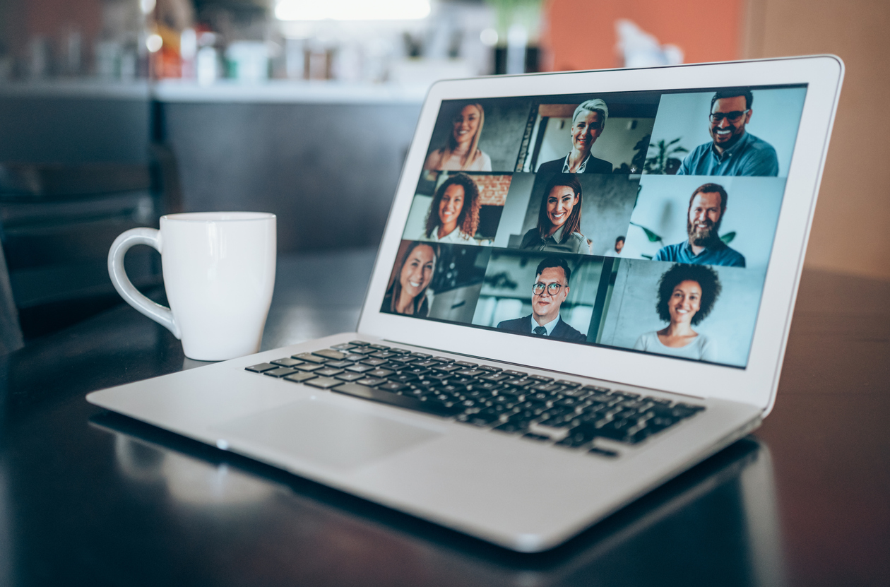 comparison of popular free LMS vs paid