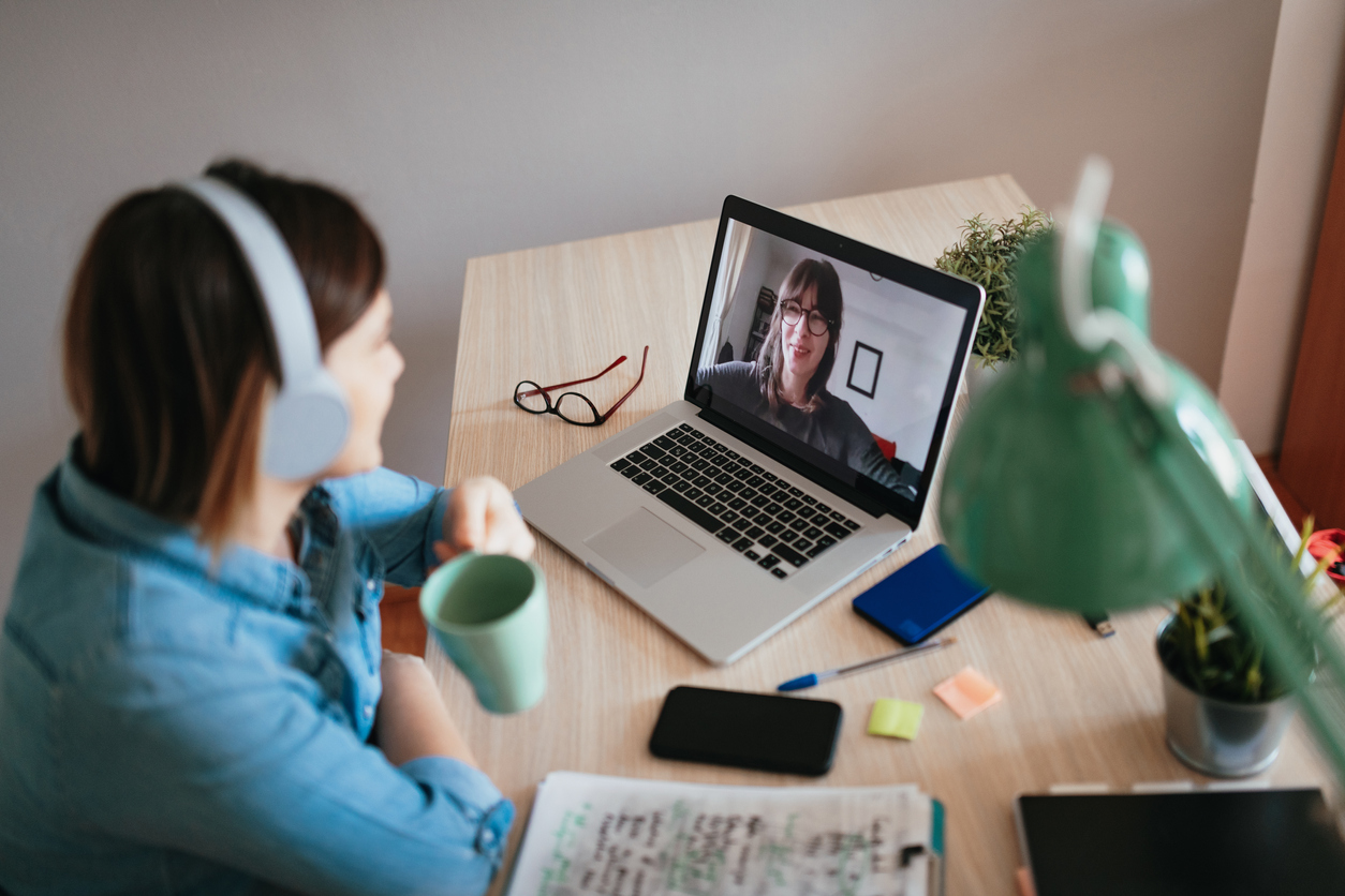 Ways Online Training Software for Employees Improves Businesses