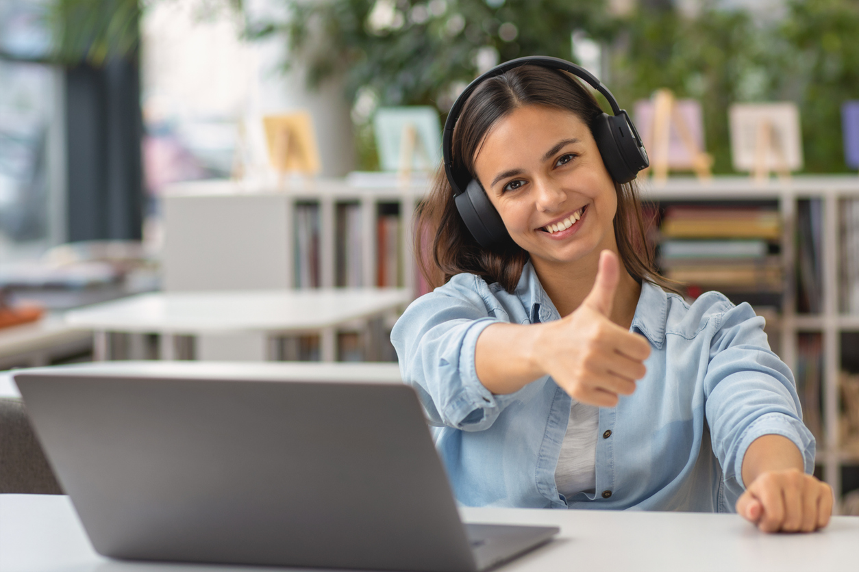 Ways a Distance Learning Program Improves Employee Development