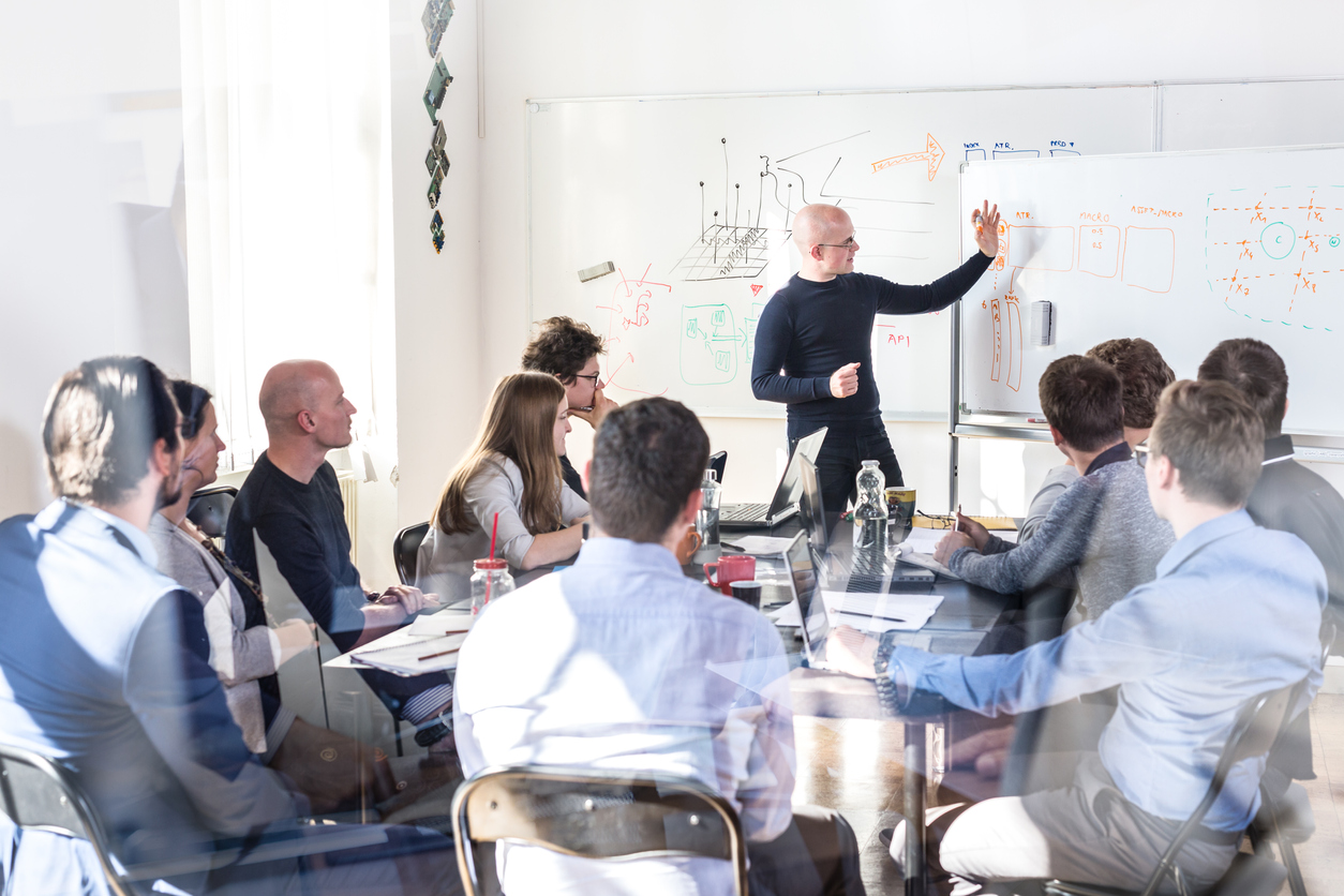 Teaching the hybrid learning model